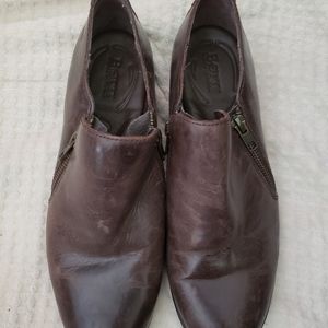 Born brown flat shoes. Size 9